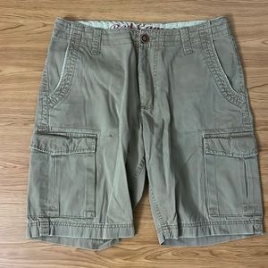 Men’s Red Camel khaki cargo shorts size 33